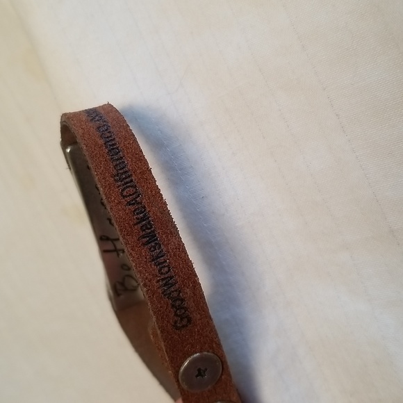 Good Works Silver BE HAPPY Leather Bracelet - Picture 2 of 5